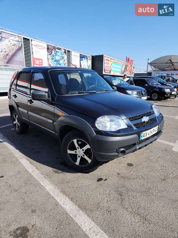 Chevrolet Niva (2010)