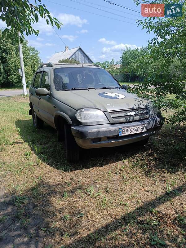 Chevrolet Niva (2004)