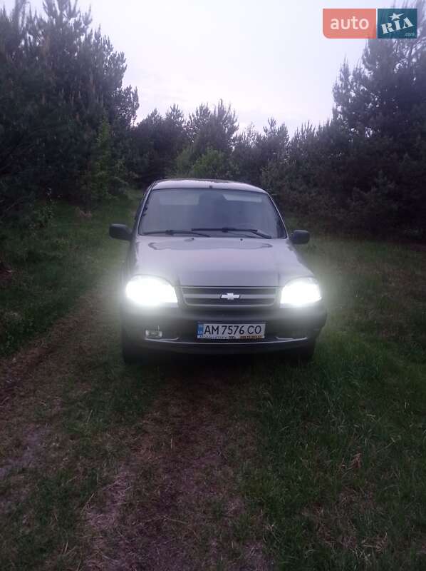 Chevrolet Niva (2006)