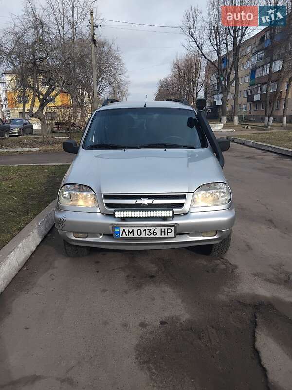 Chevrolet Niva (2007)
