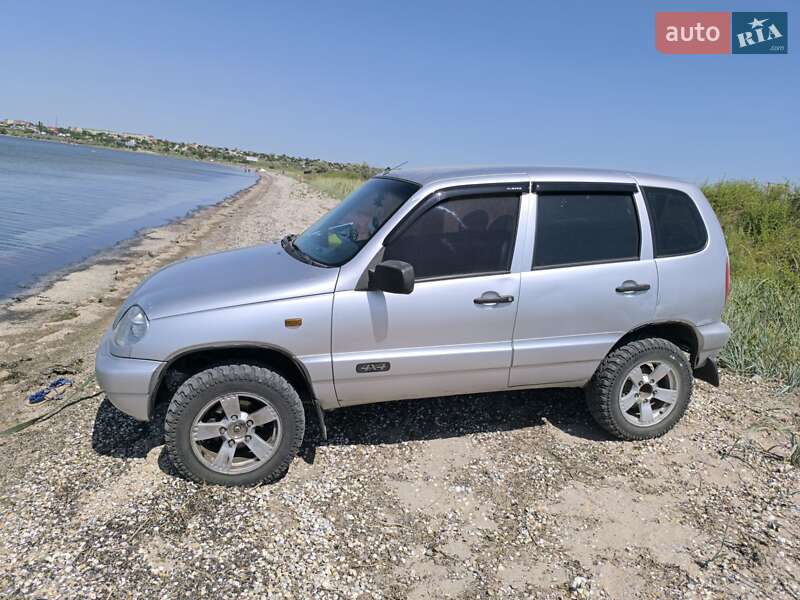Chevrolet Niva (2007)