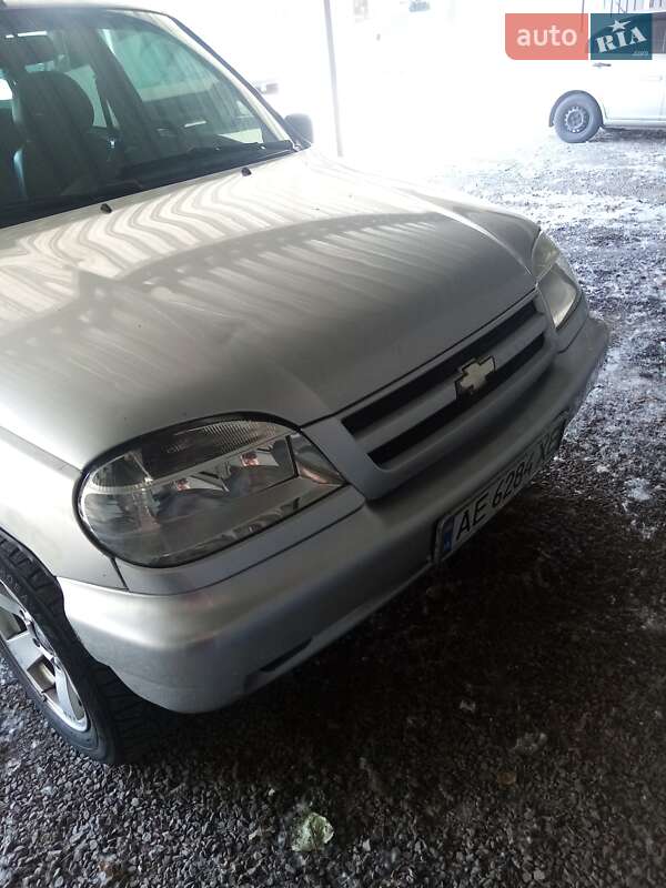 Chevrolet Niva (2008)