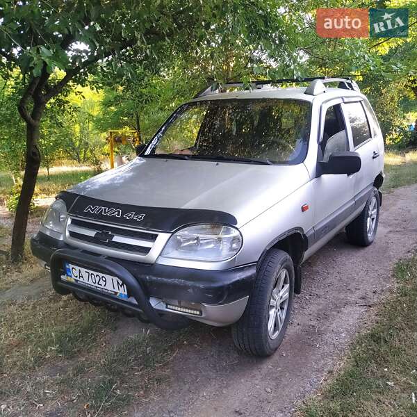 Chevrolet Niva (2007)