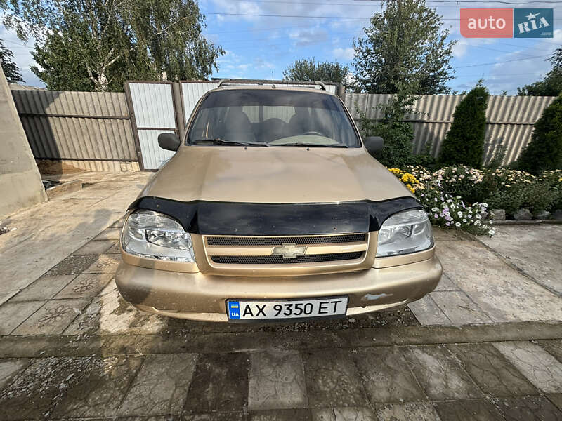 Chevrolet Niva (2005)