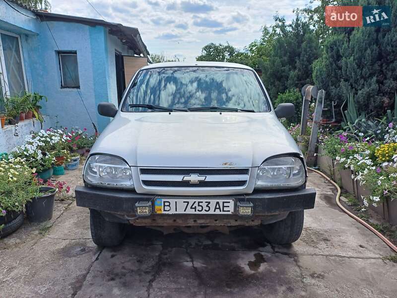 Chevrolet Niva (2006)