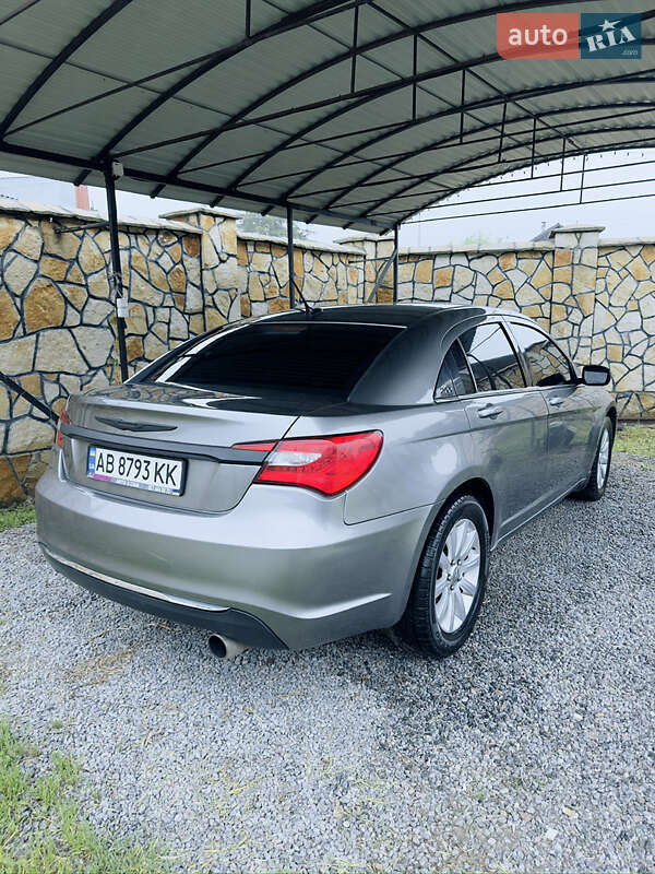 Chrysler 200 (2012)