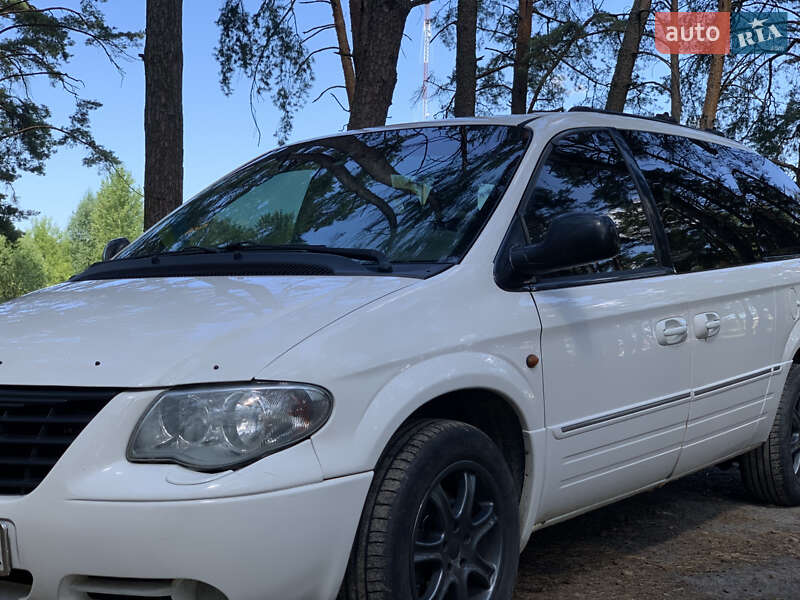 Chrysler Grand voyager (2005)