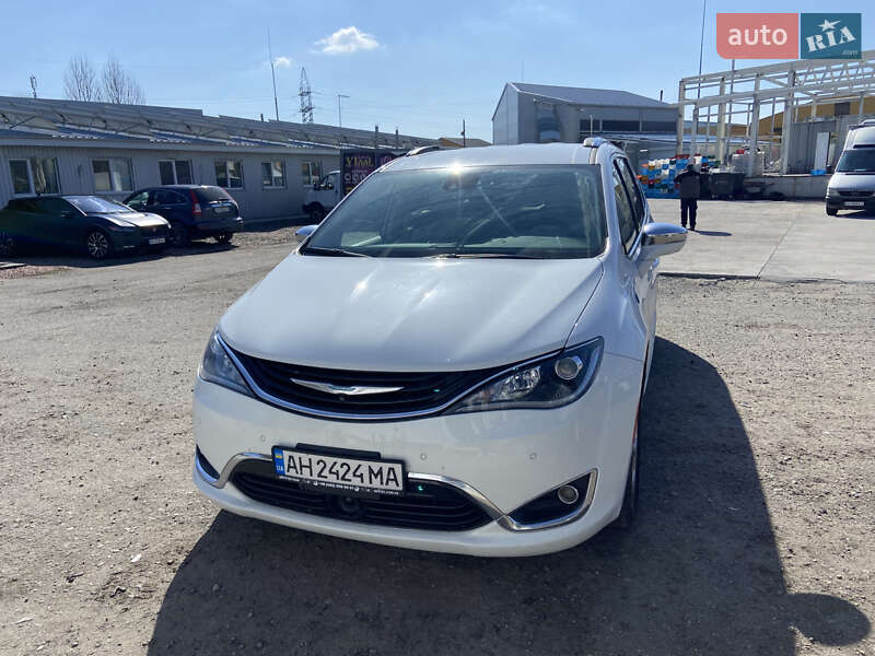 Chrysler Pacifica (2017)