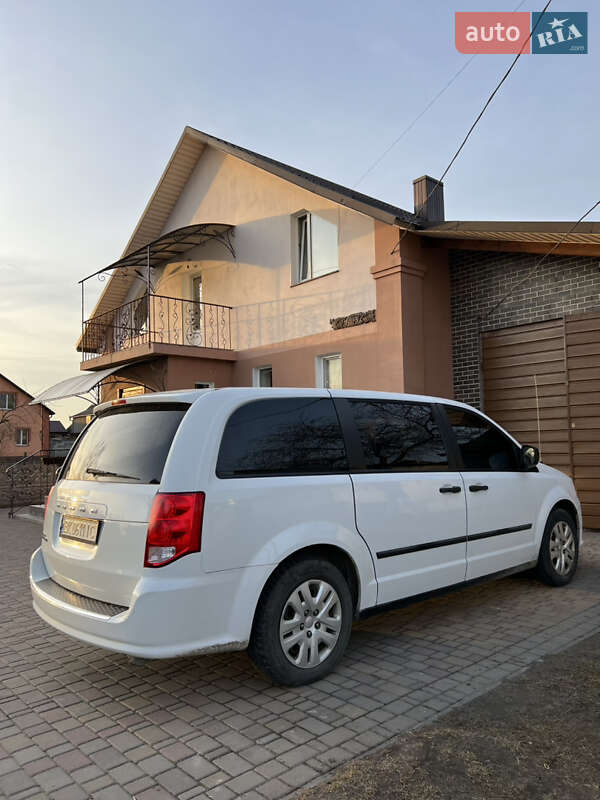 Dodge Grand caravan (2014)