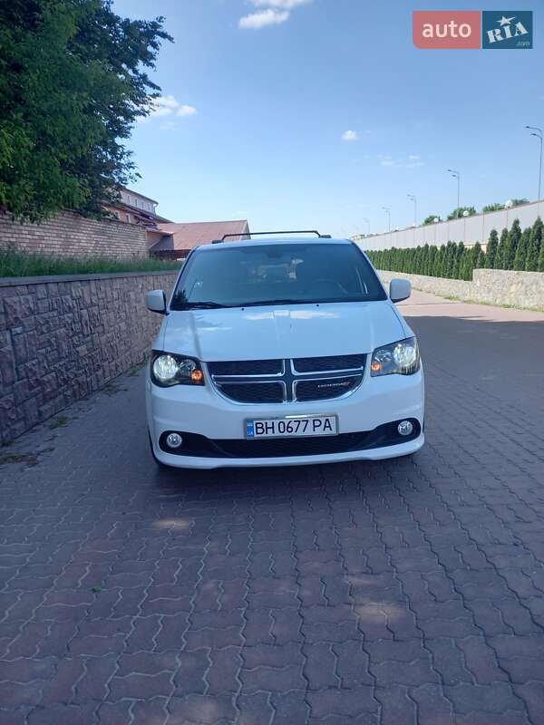 Dodge Grand caravan (2017)