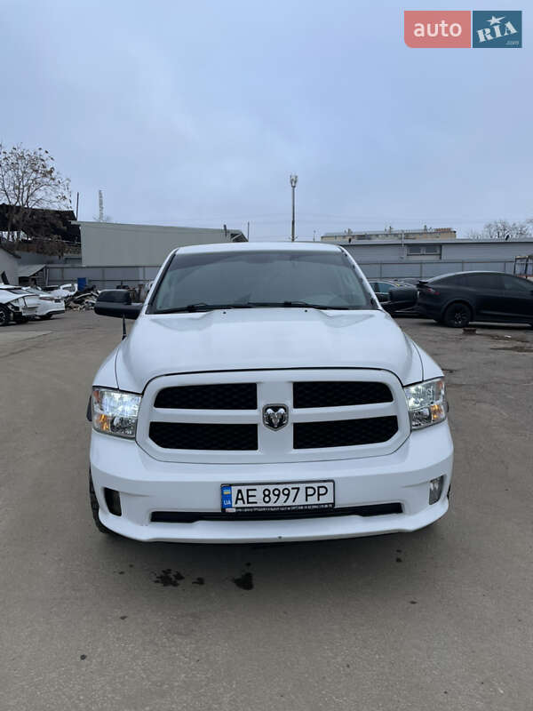 Dodge Ram 1500 (2014)