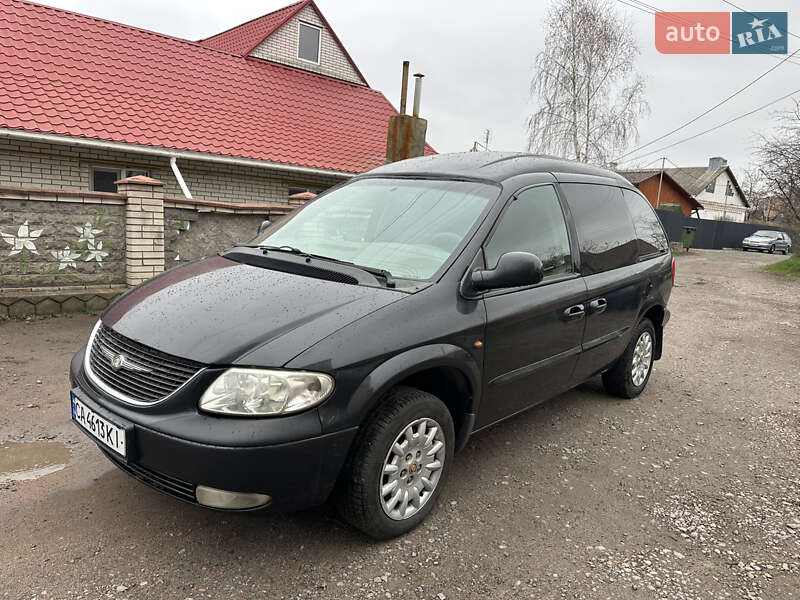 Dodge Ram van (2002)