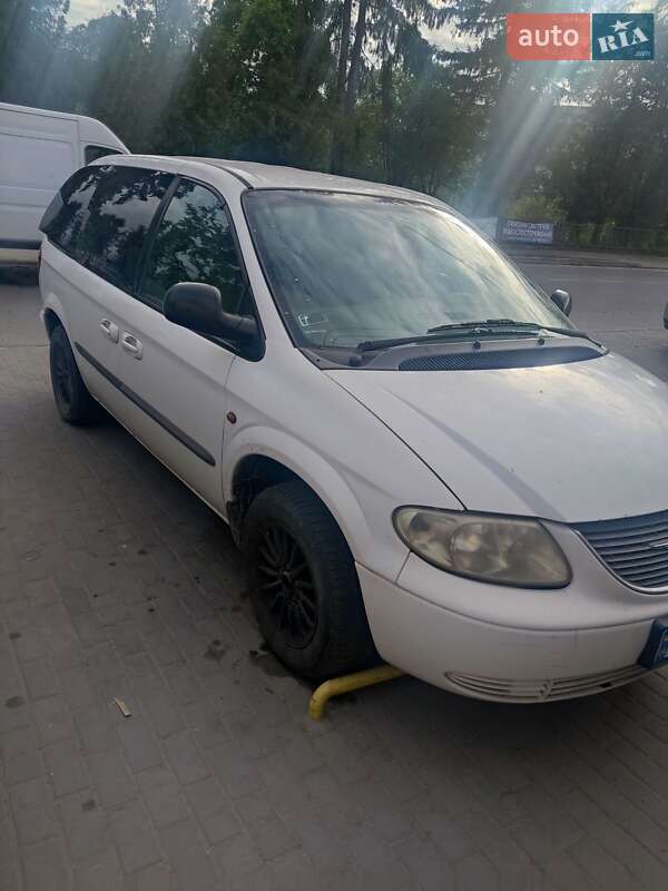 Dodge Ram van (2002)