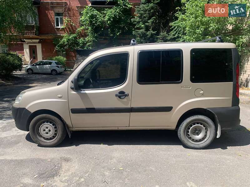 Fiat Doblo (2012)
