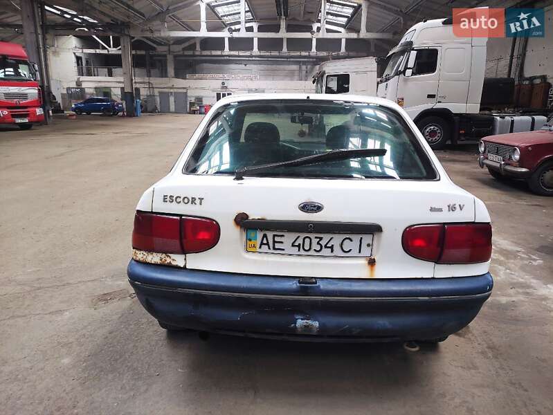 Ford Escort (1996)