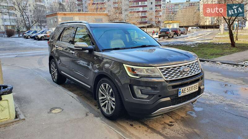 Ford Explorer (2016)