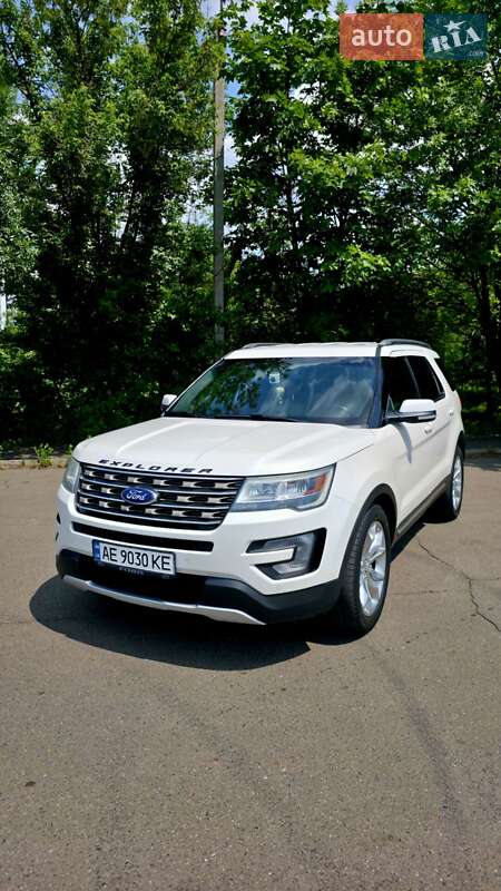 Ford Explorer (2016)