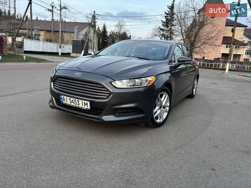 Ford Fusion (2015)