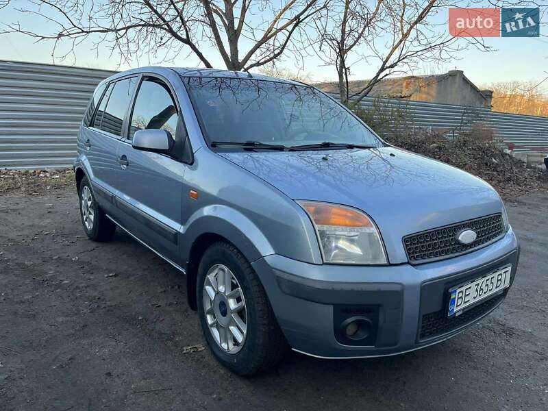 Ford Fusion (2007)