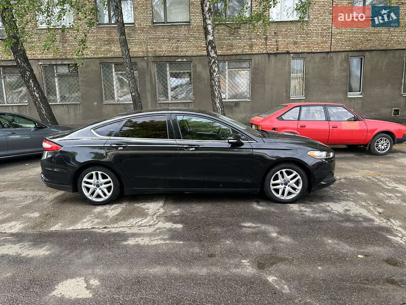 Ford Fusion (2015)