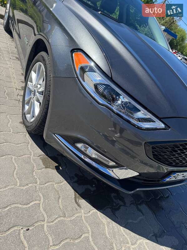 Ford Fusion (2017)
