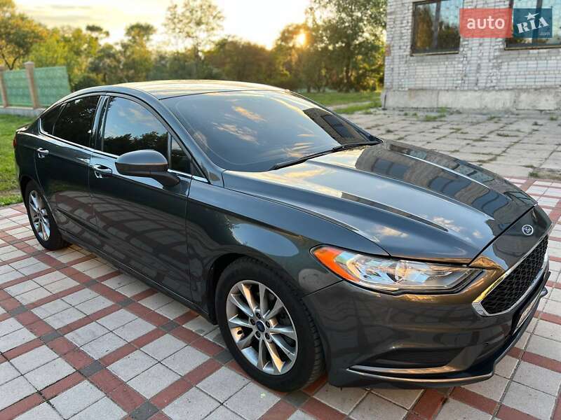 Ford Fusion (2016)