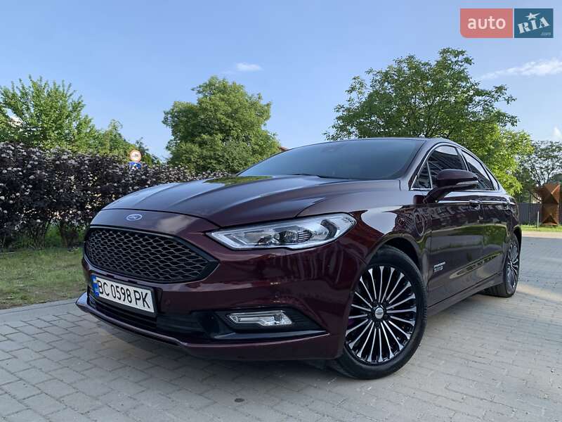 Ford Fusion (2016)