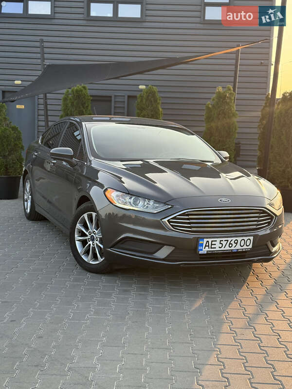 Ford Fusion (2016)