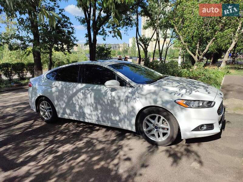 Ford Fusion (2014)