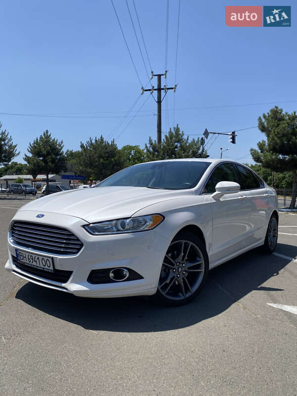 Ford Fusion (2015)