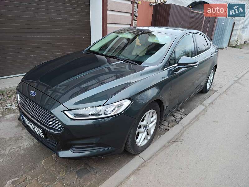 Ford Fusion (2015)