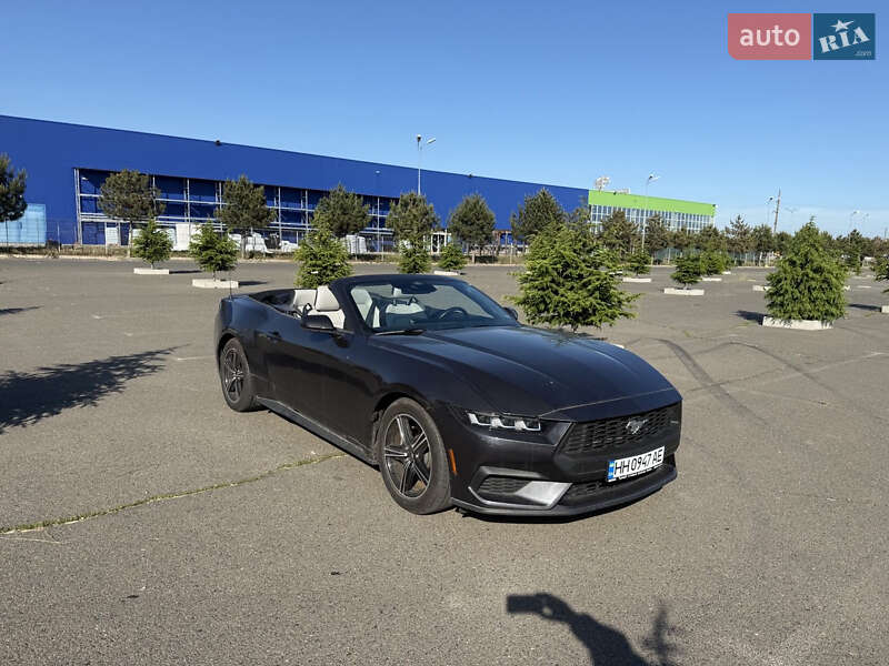 Ford Mustang (2024)