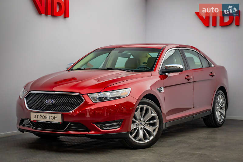 Ford Taurus (2015)