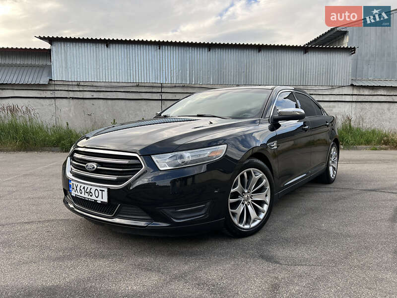 Ford Taurus (2013)