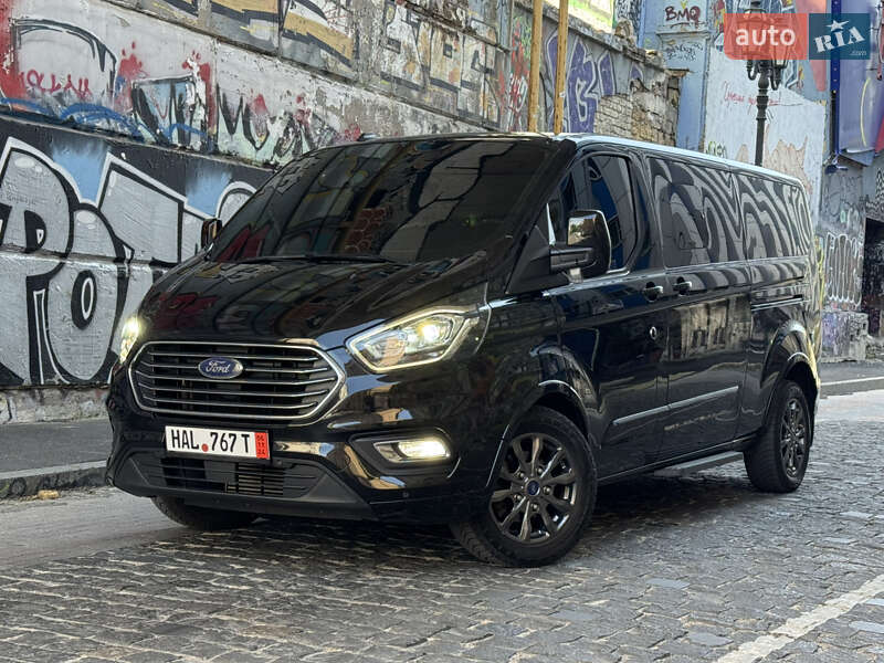 Ford Tourneo custom (2021)