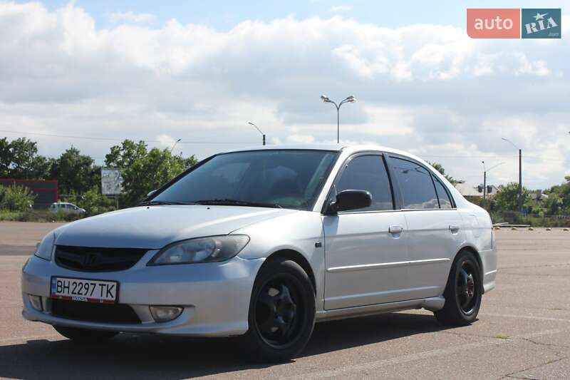 Honda Civic (2004)
