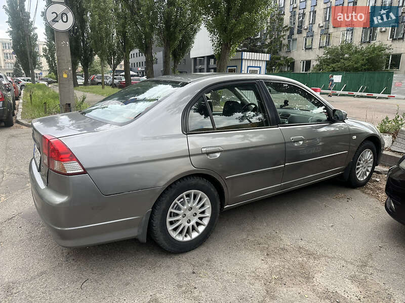 Honda Civic (2005)