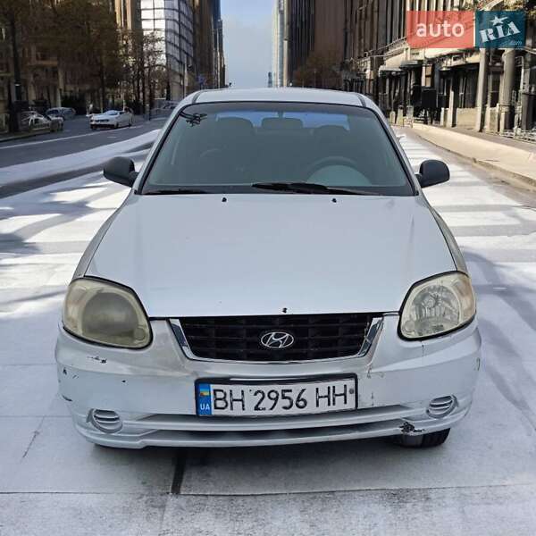 Hyundai Accent (2004)
