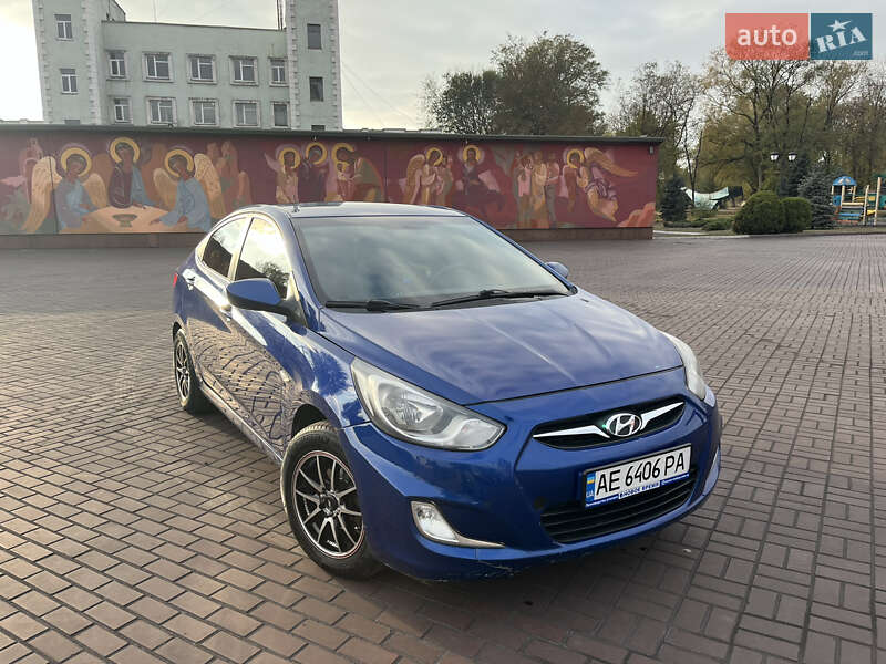 Hyundai Accent (2012)