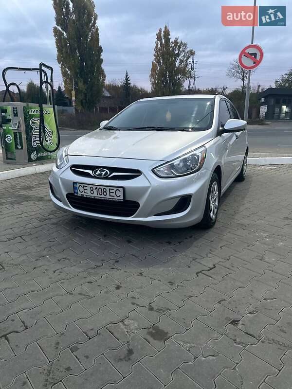 Hyundai Accent (2011)