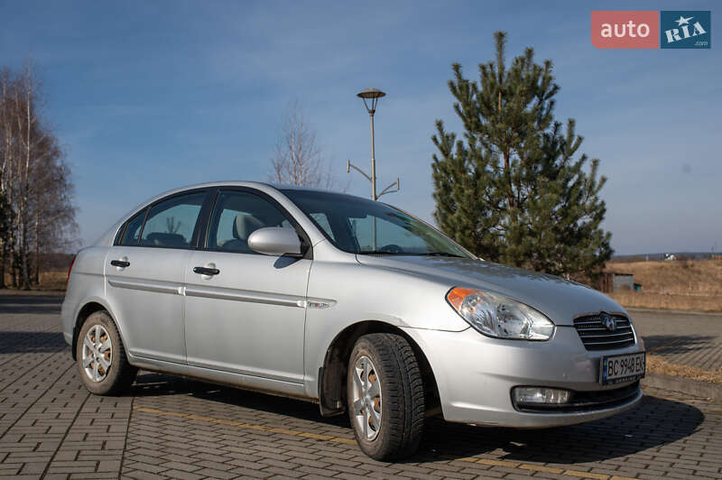 Hyundai Accent (2008)