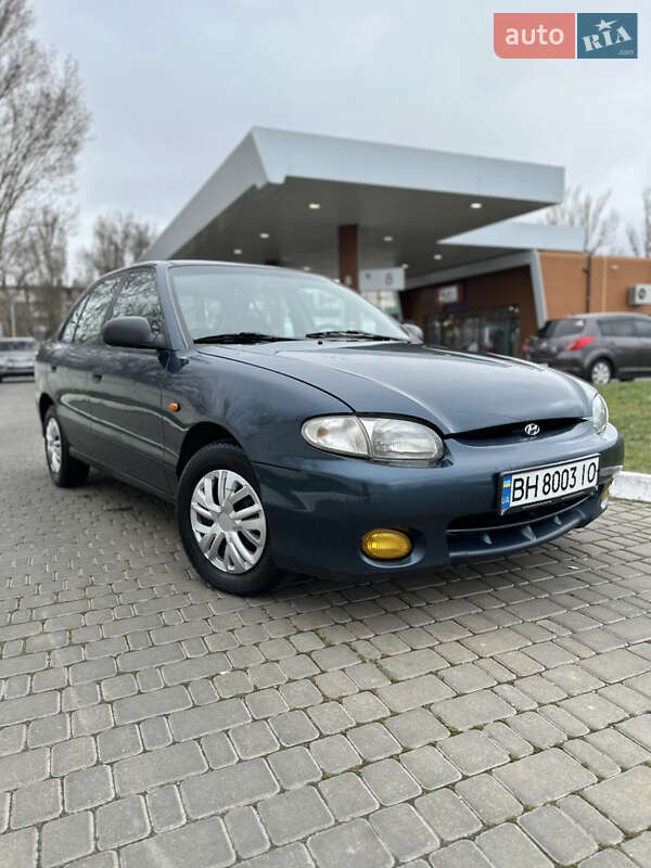 Hyundai Accent (1998)