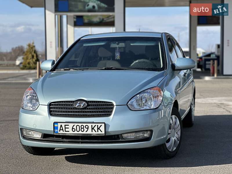 Hyundai Accent (2008)