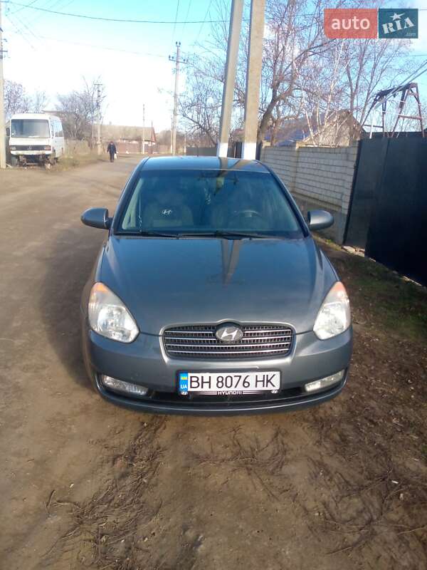 Hyundai Accent (2008)