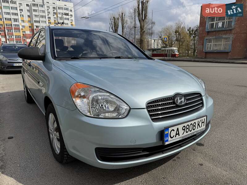 Hyundai Accent (2009)