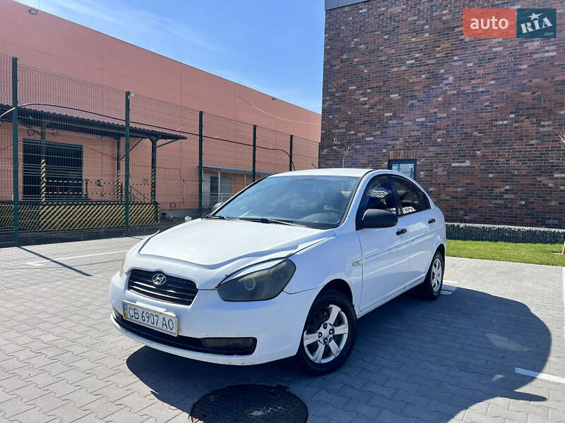 Hyundai Accent (2009)