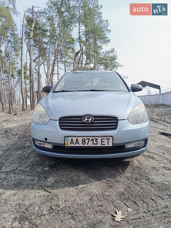 Hyundai Accent (2008)