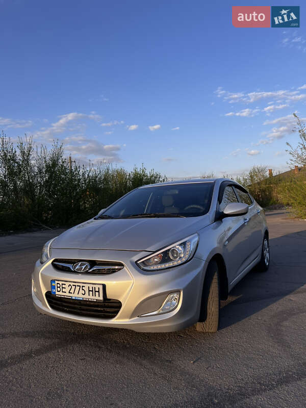 Hyundai Accent (2013)