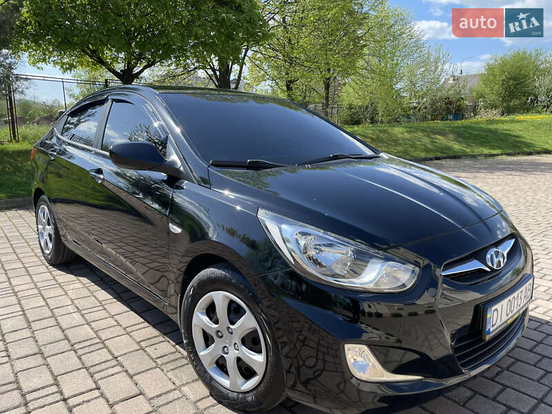 Hyundai Accent (2011)