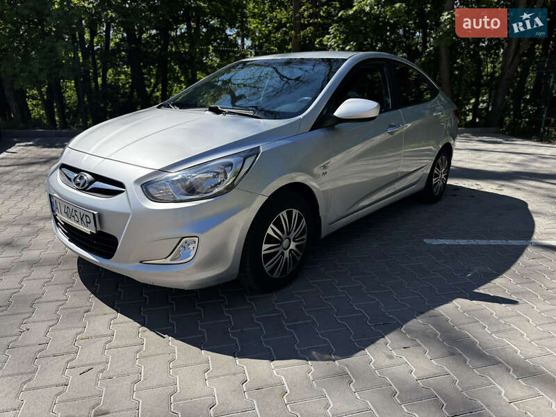 Hyundai Accent (2012)